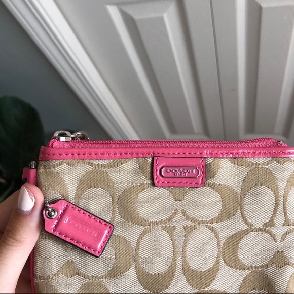 SOLD COACH wristlet - Picture 3 of 6